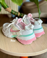 Nike V2K Run “Pink” vista 4