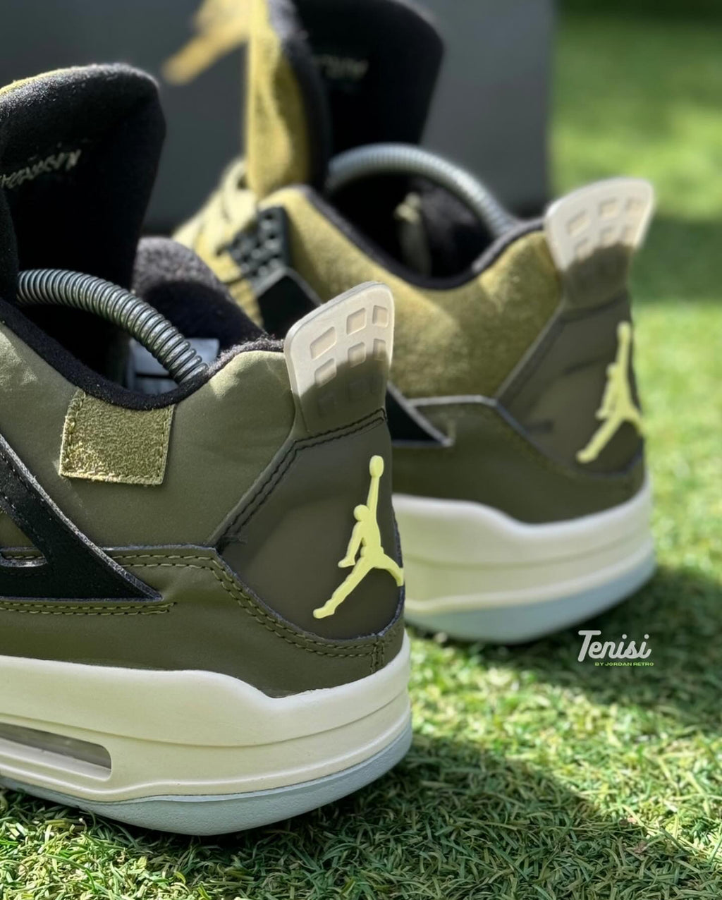 Air Jordan 4 Craft “Medium Olive”