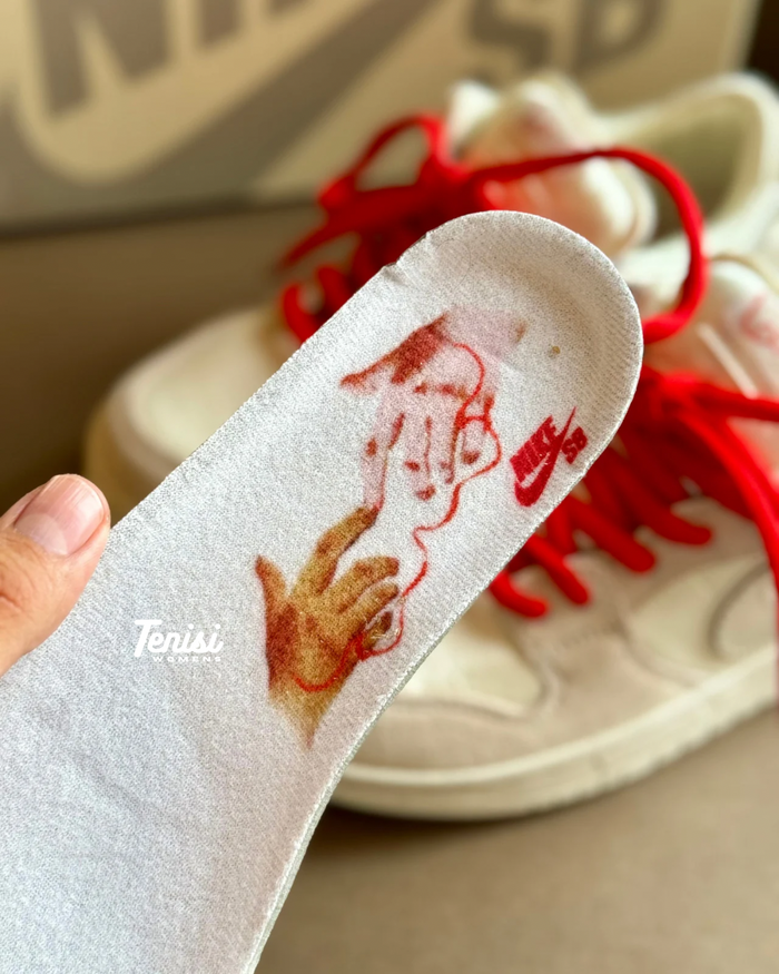 Nike Dunk Low Sb “Hilo rojo” look 3