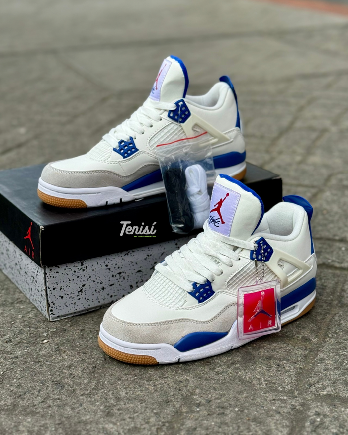 Nike SB x Air Jordan 4 “Industrial Blue” look 4