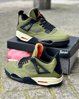 Air Jordan 4 “Undefeated” vista 2