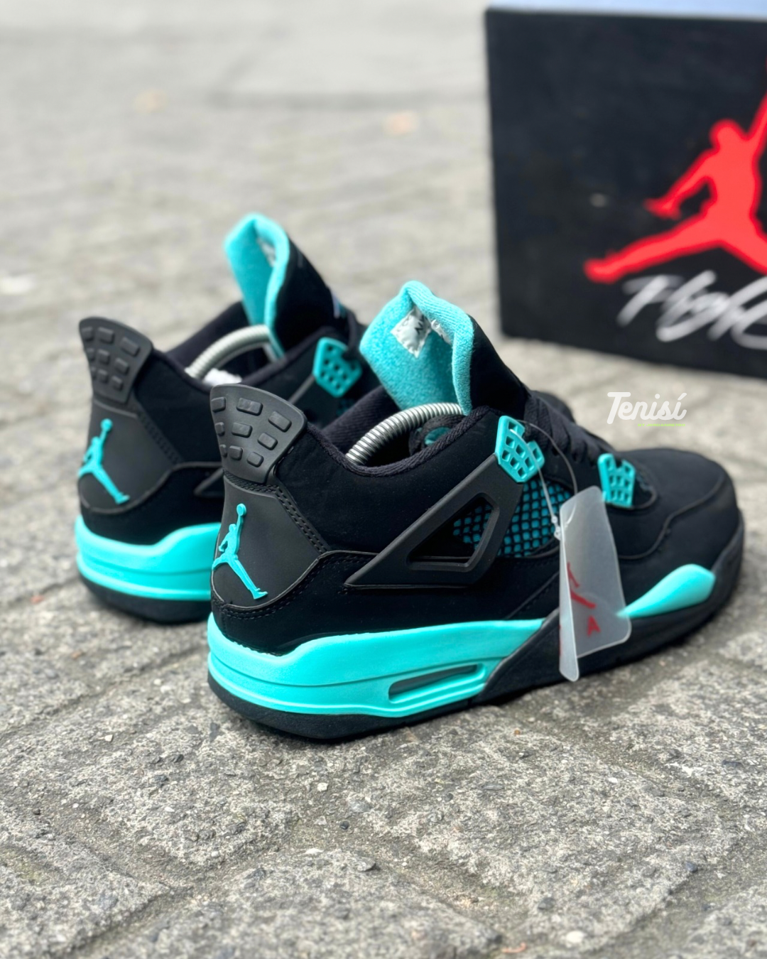 Air Jordan 4 “Blue Tifanny Thunder”