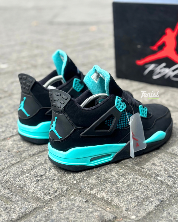 Air Jordan 4 “Blue Tifanny Thunder” look 2