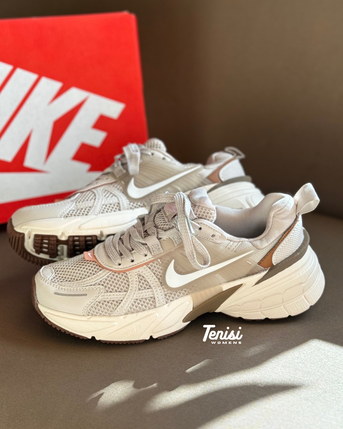 Nike V2K Run “Mocca” look 4