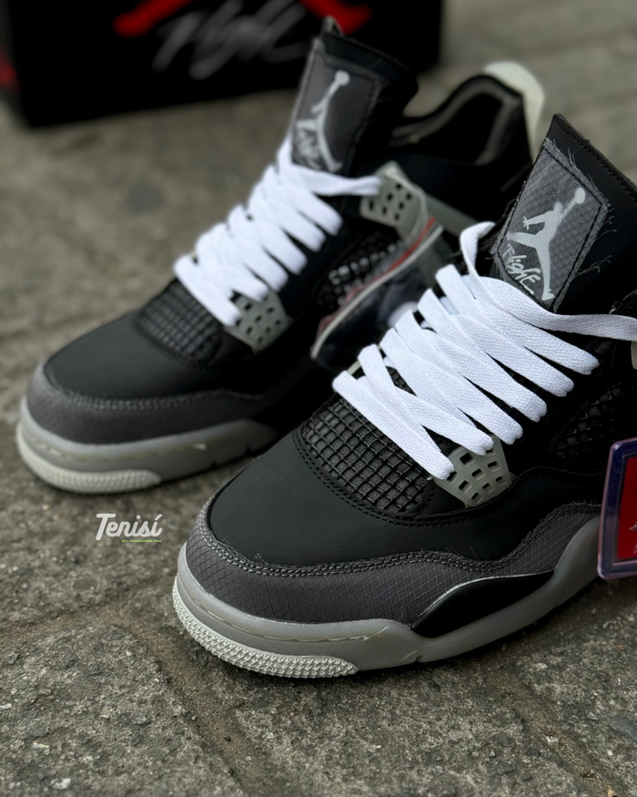 Air Jordan 4 x Off White (Sample) look 1