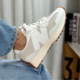 New Balance 327 “Triple White” vista 2
