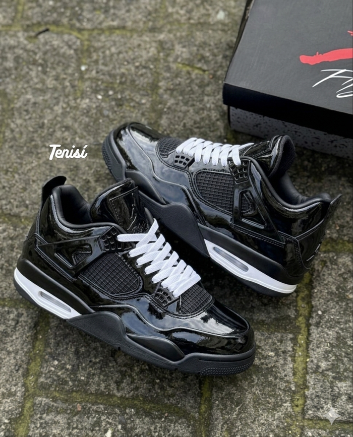 Air Jordan 4 “Black Edition” look 2