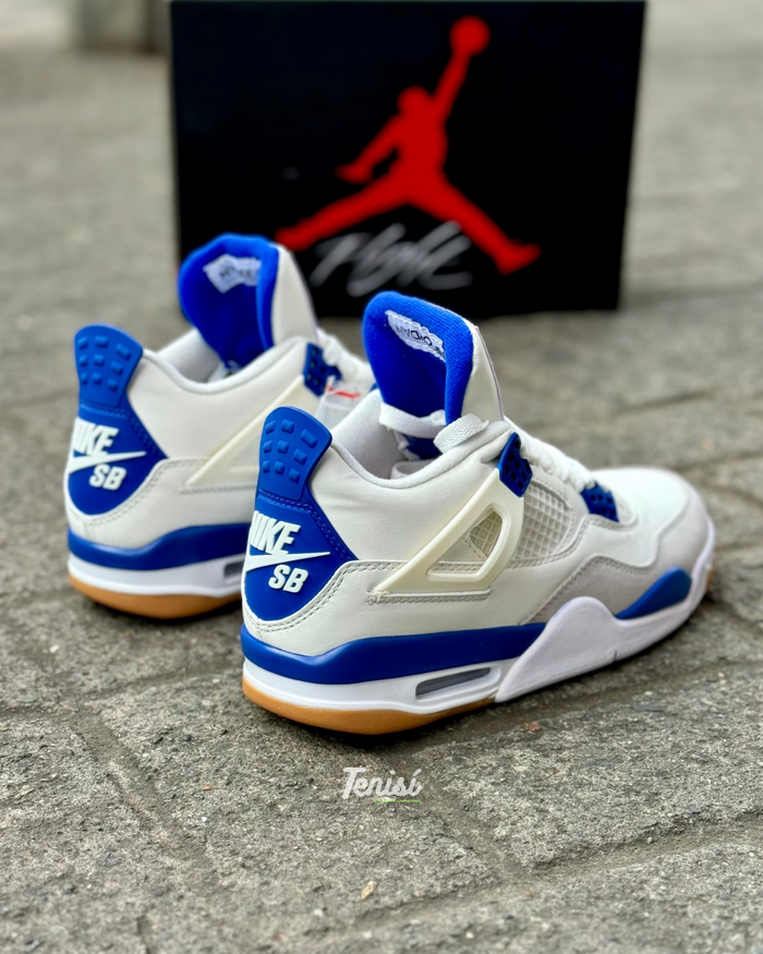 Nike SB x Air Jordan 4 “Industrial Blue” look 2