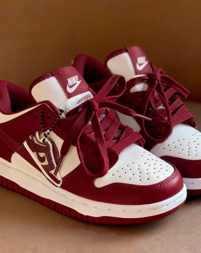 Nike Dunk Low x Tenisi “Burgandy” look 1