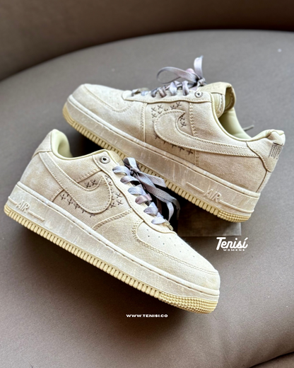 NIKE AIR FORCE 1 LOW NAI-KE TAN CANVAS