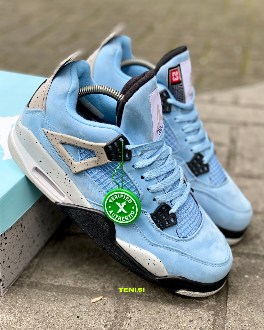 Air Jordan 4 retro “UNC” 