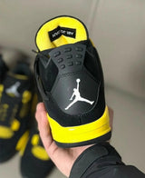Air Jordan 4 “Thunder” vista 2