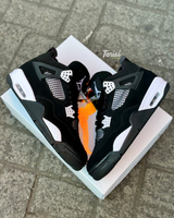 Air Jordan 4 “White Thunder” vista 7