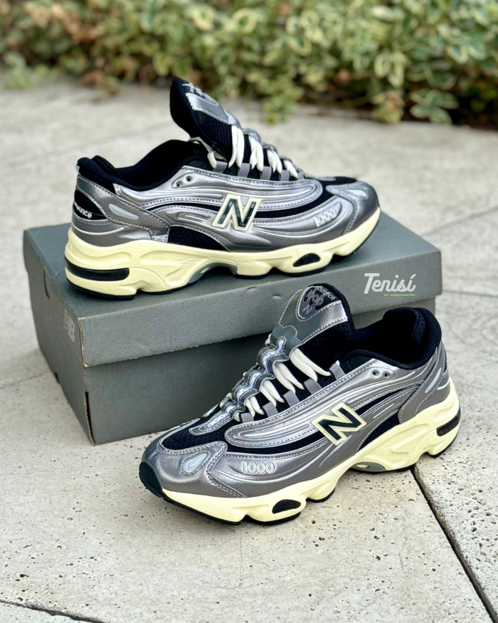 New Balance 1000 x Anime Leon Deor “Grey” look 1