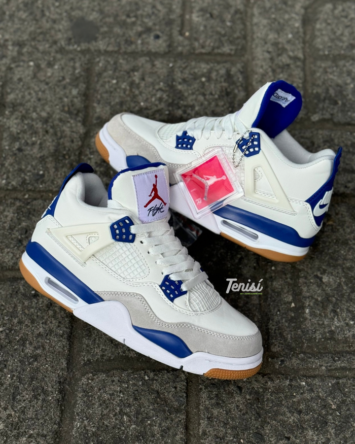 Nike SB x Air Jordan 4 “Industrial Blue” look 5