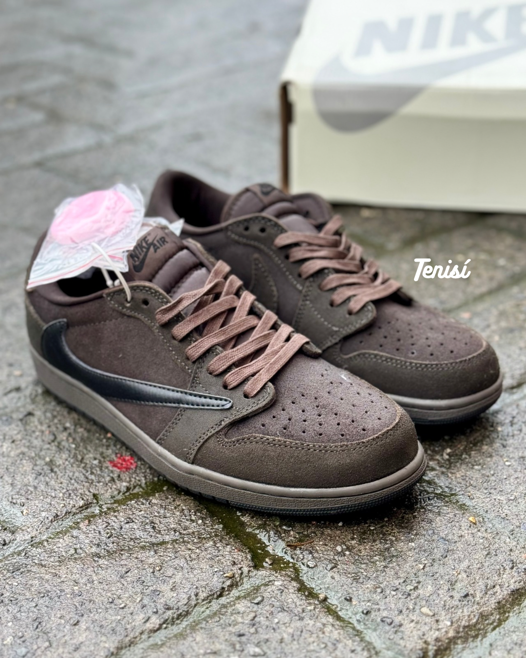 Air Jordan 1 x Travis Scott “Velvet Brown”