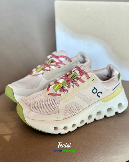 On Cloudrunner 2 “Jamaica Edition”