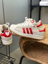 adidas Súperstar “San Valentine” vista 3