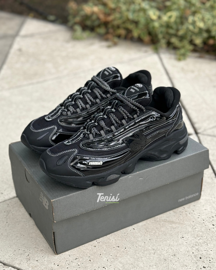 New Balance 1000 x Anime Leon Deor “Triple Black” look 1