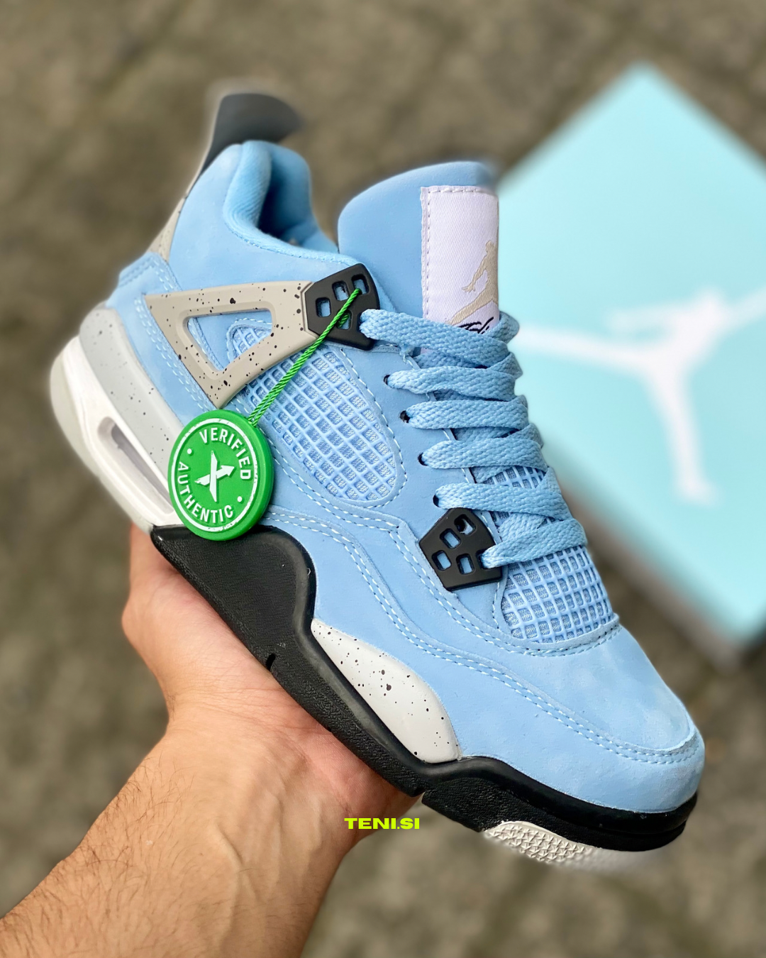 Air Jordan 4 retro “UNC” 