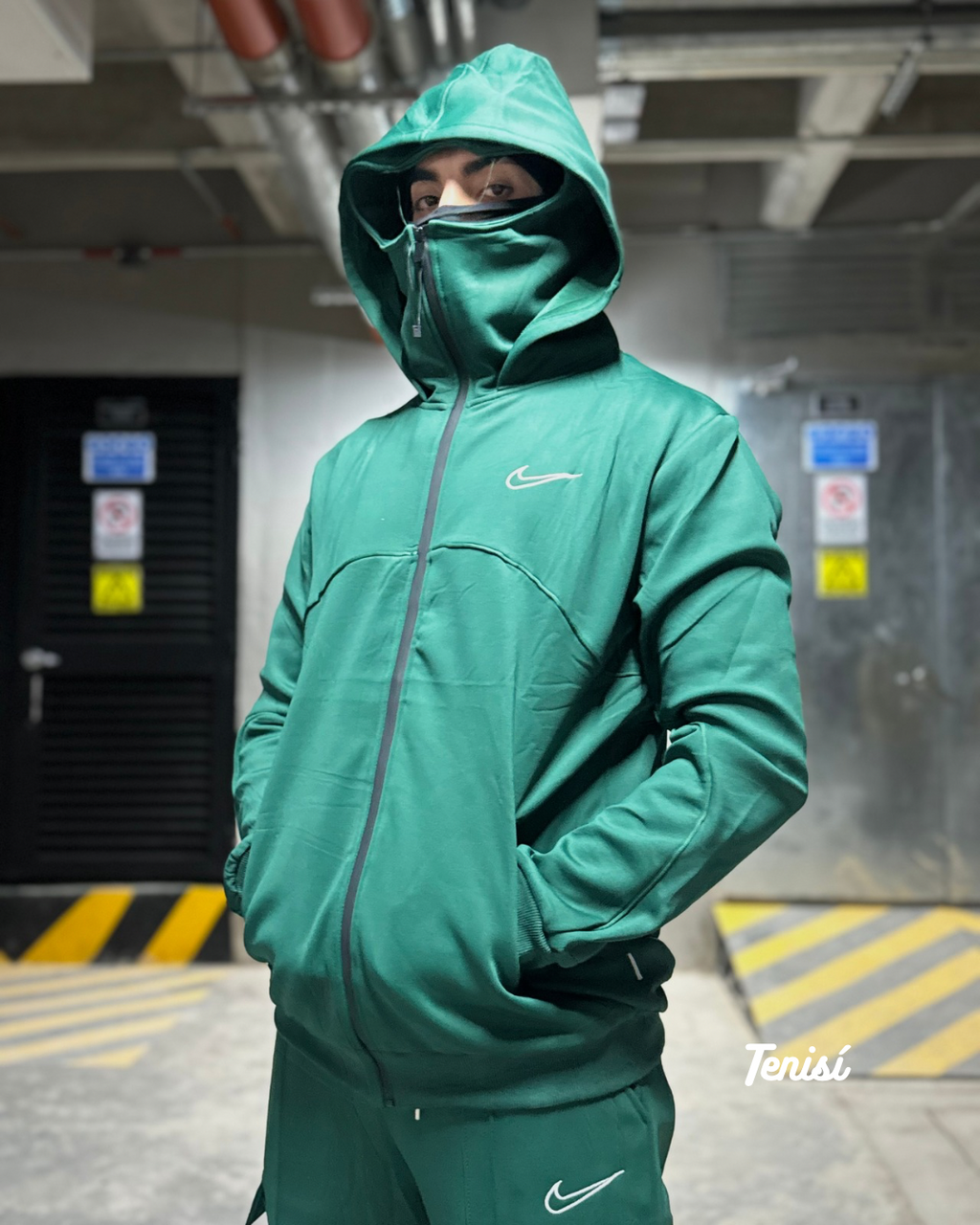Conjunto Nike con Balaclava “Green”