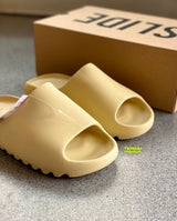 adidas Yeezy “Slide” beige vista 2