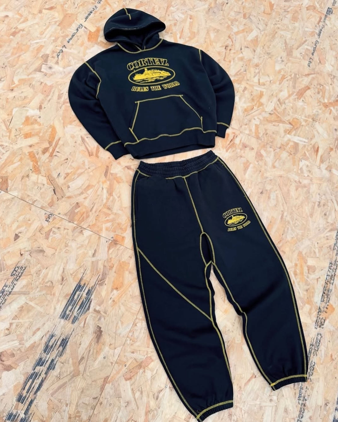 Conjunto Completo Corteiz “Black / yellow”