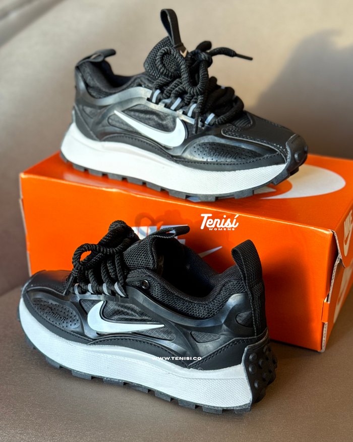 Nike Balleli “ Black / White” look 2