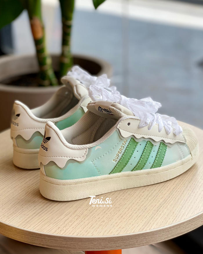 adidas Súperstar “Coquette” look 2