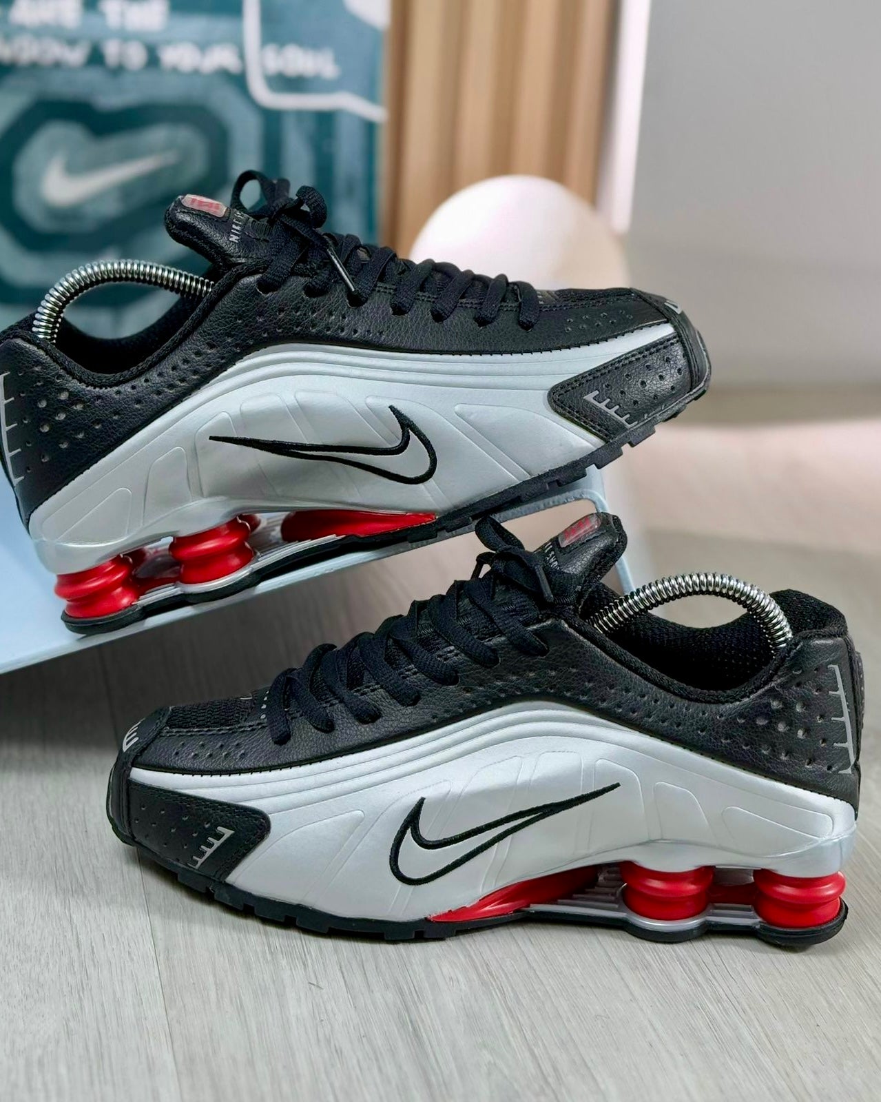 Nike Shox R4