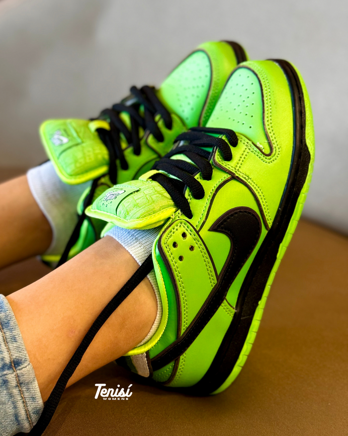 Nike Dunk Sb x Chicas Superpoderosas “Green” look 5