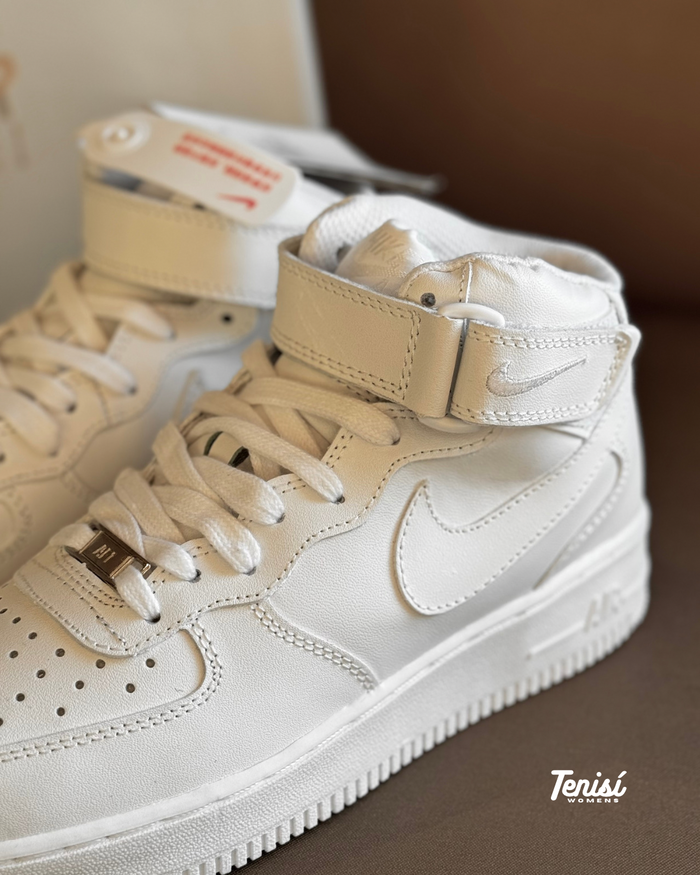 Nike Air Force 1 Mid “Triple White” look 4