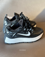 Nike Balleli “ Black / White” vista 4