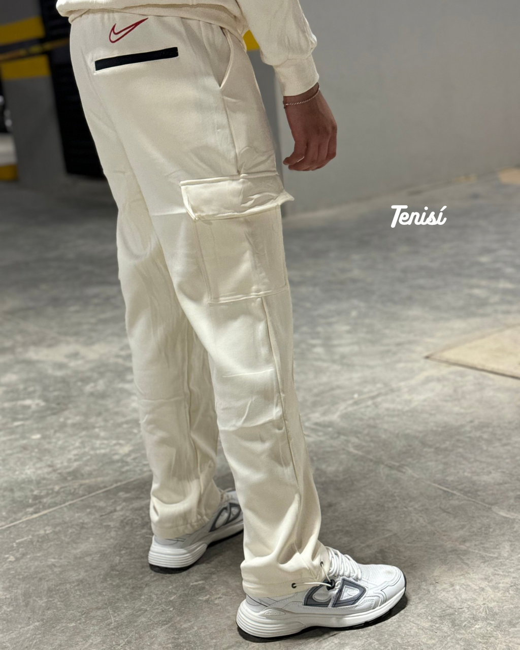 Conjunto Nike con Balaclava “Beige”