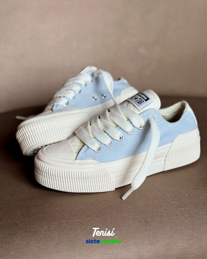 Converse Chuck Taylor All Star Cruise Light Blue look 1