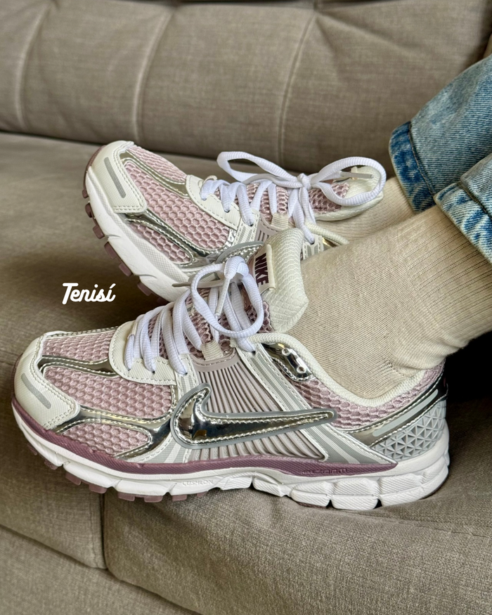 Nike zoom Vomero 5 “Rosa” look 3