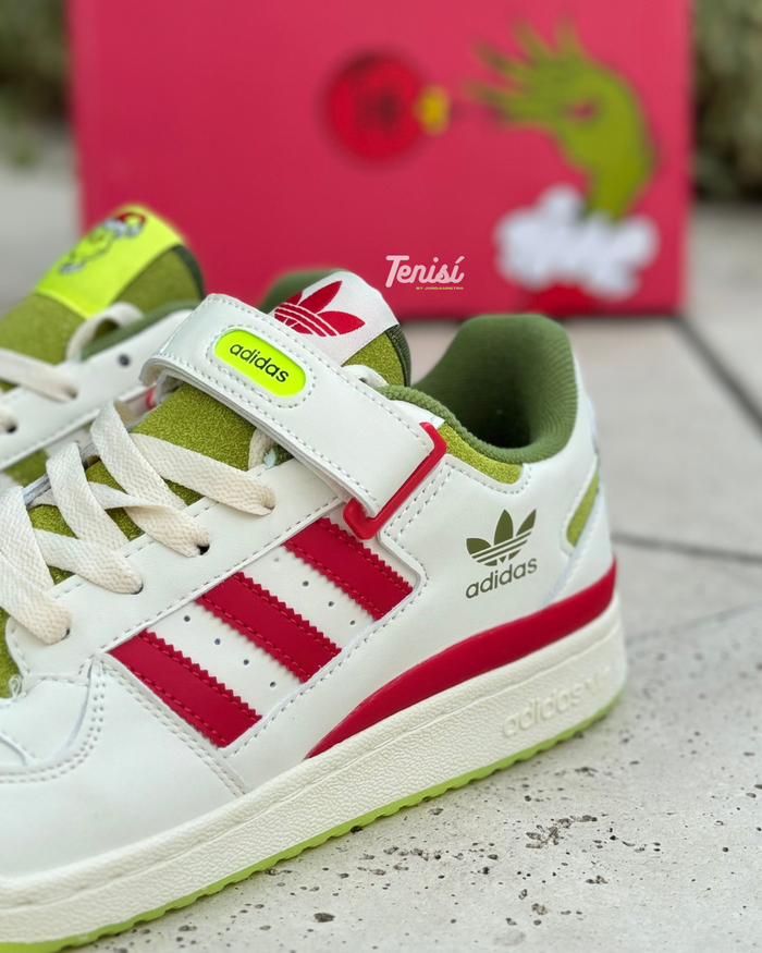 Adidas Fórum “O Grinch” look 1