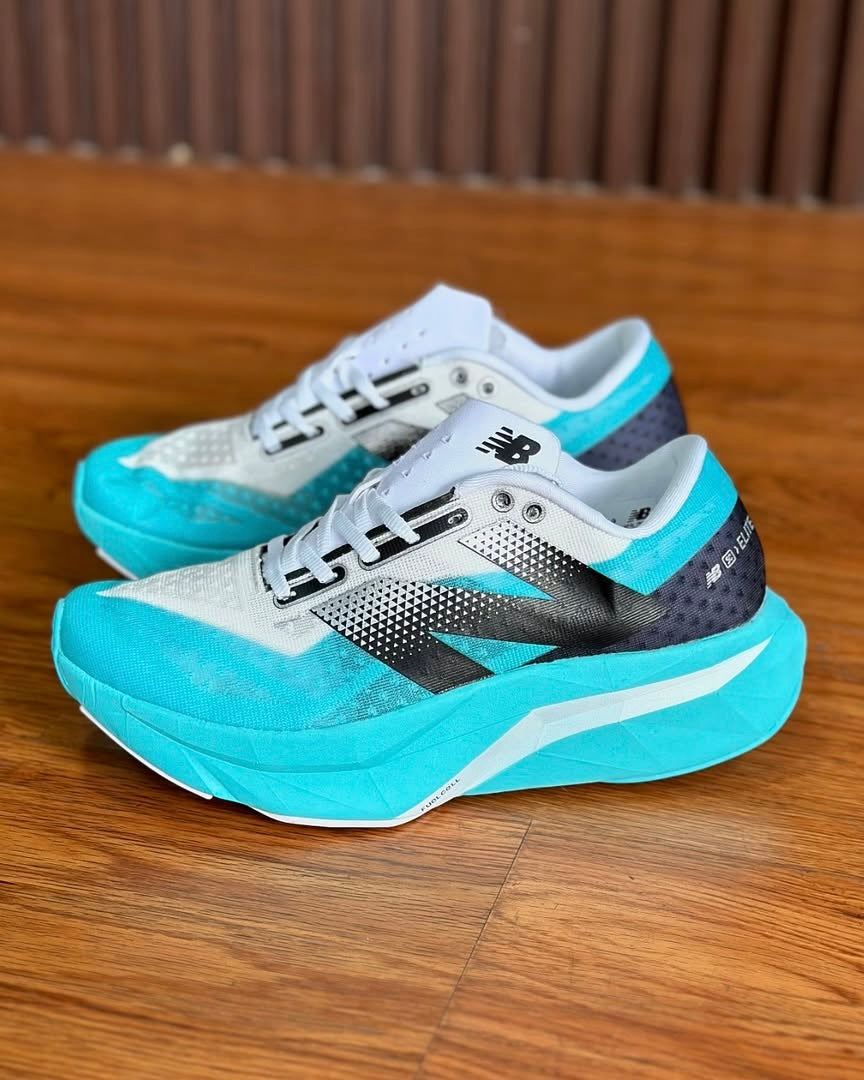 New Balance SC Elite V4