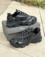 New Balance 1000 x Anime Leon Deor “Triple Black” vista 3