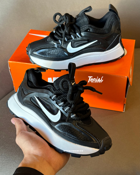 Nike Balleli “ Black / White”