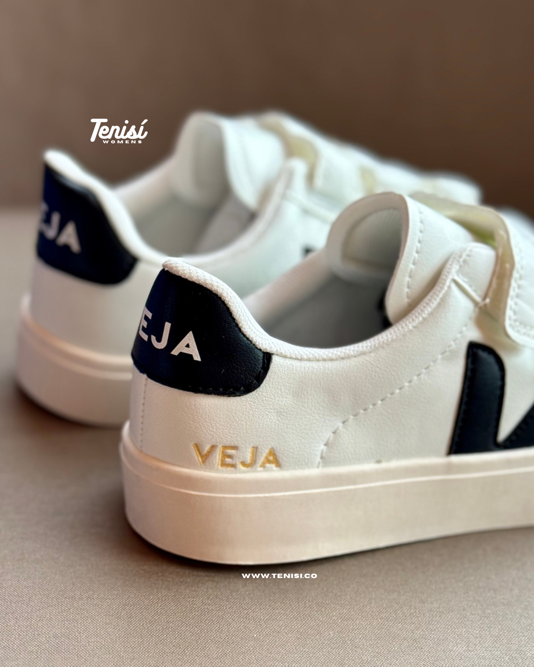 Veja velcro “ Black”