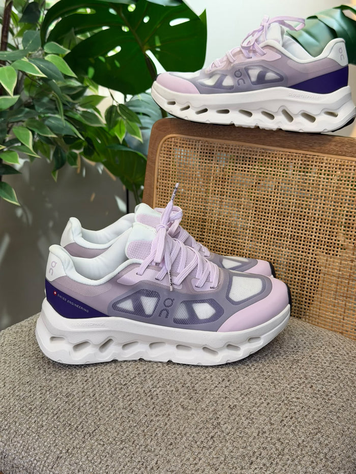 On Cloudtilt Remix purple look 1