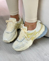 Nike V2K Run “Yellow” vista 1