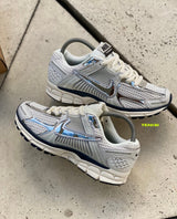 Nike zoom Vomero 5 “Grey” vista 4