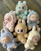 Labubu Peluche vista 3