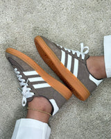 adidas Spezial “Brown” vista 1