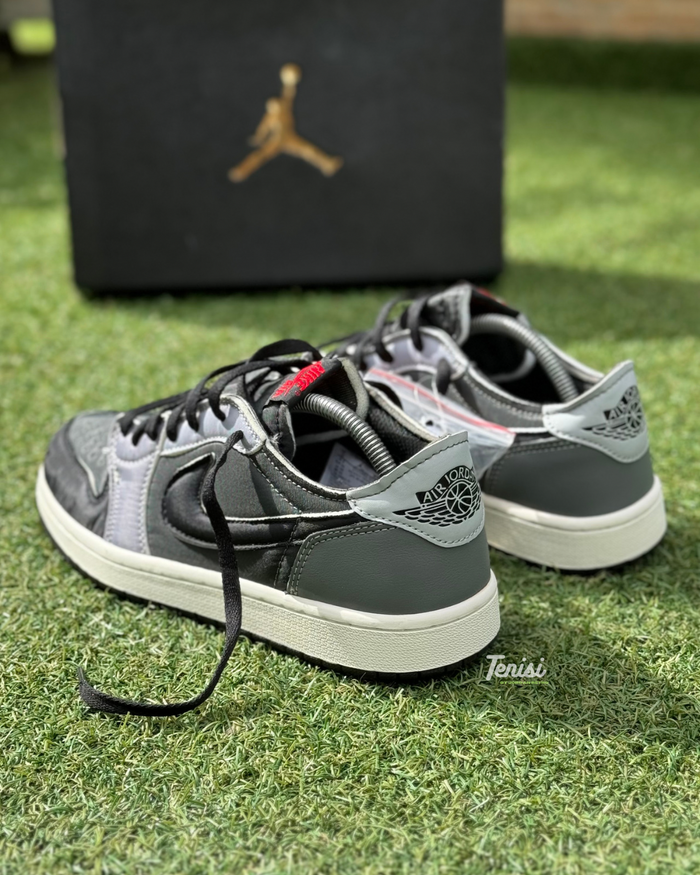 AIR JORDAN 1 LOW OG EX BLACK SMOKE GREY look 3