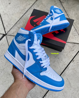 Air Jordan 1 Alto “UNC” vista 4