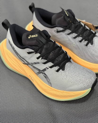 Asics superblast