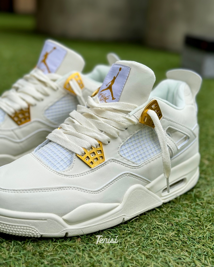 Air Jordan 4 Retro 'White Gold' look 1